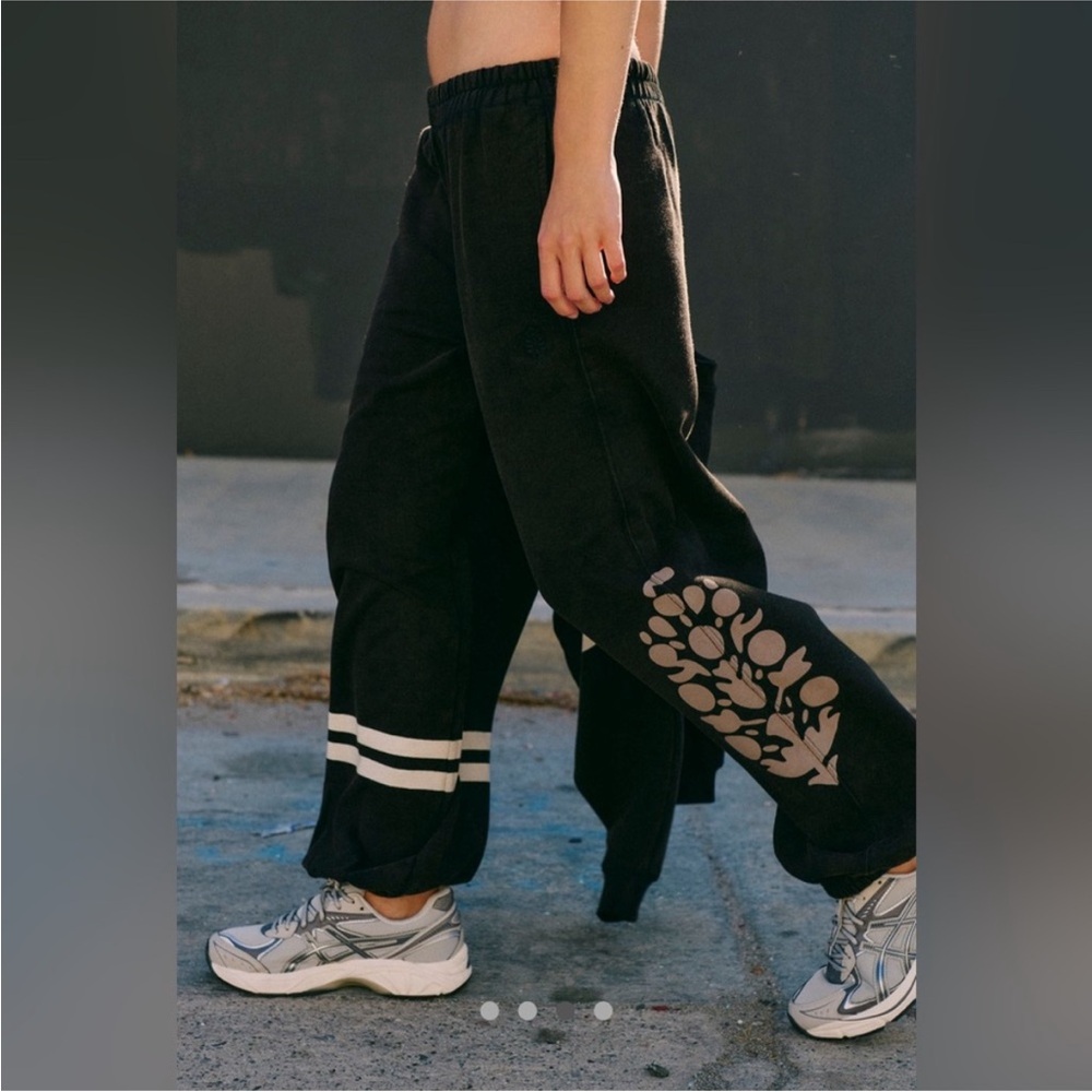 Free People Black Jogger Pants ISO